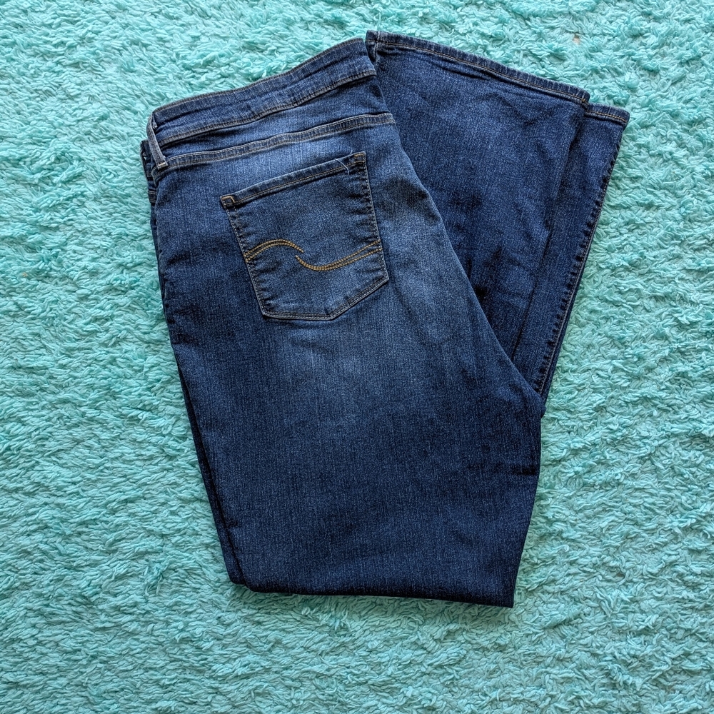 Signature by Levi Strauss Dark Blue Flare Jeans | Women’s 16L | Stretch Denim